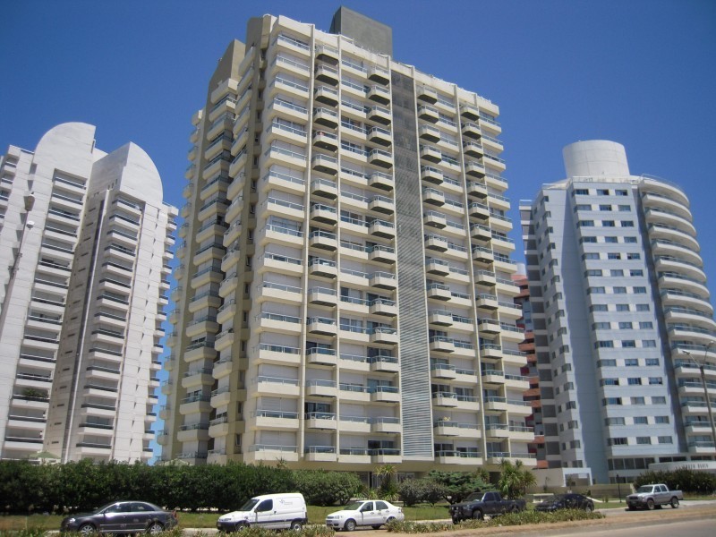 Departamento a metros de Playa Brava